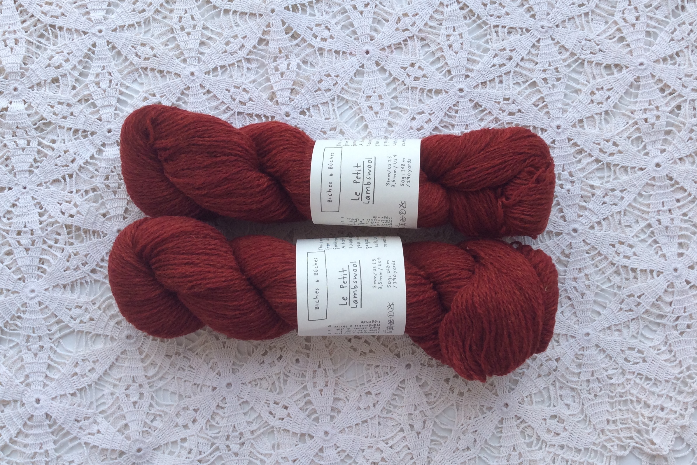 Le Petit Lambswool 12 Dark Red